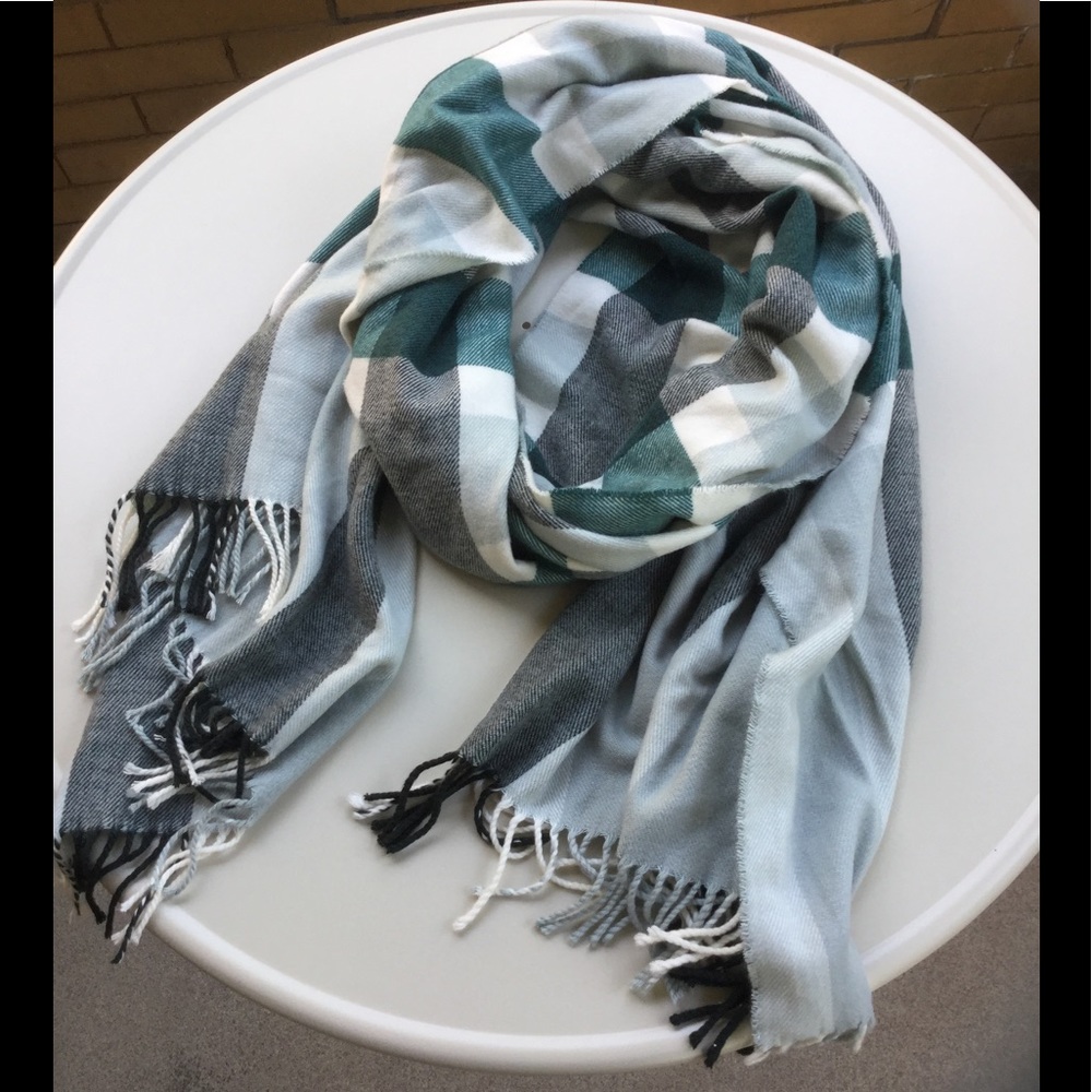GAP plaid winter scarf, EUC
