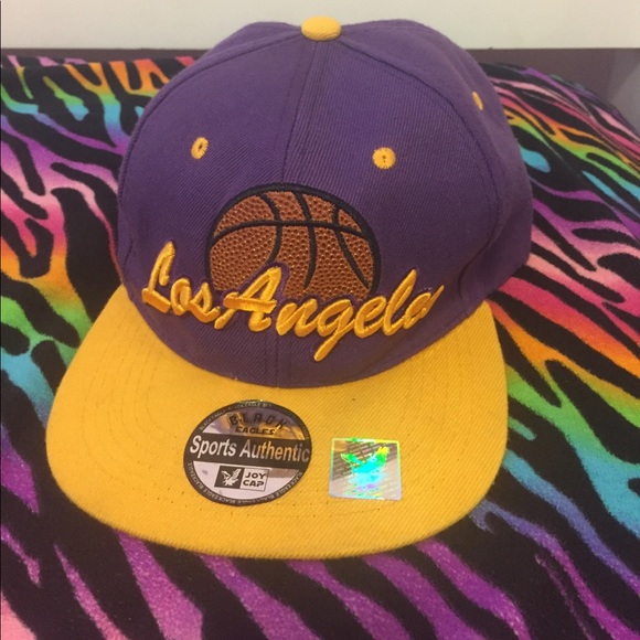 Los Angles Lakers hat - Picture 2 of 2