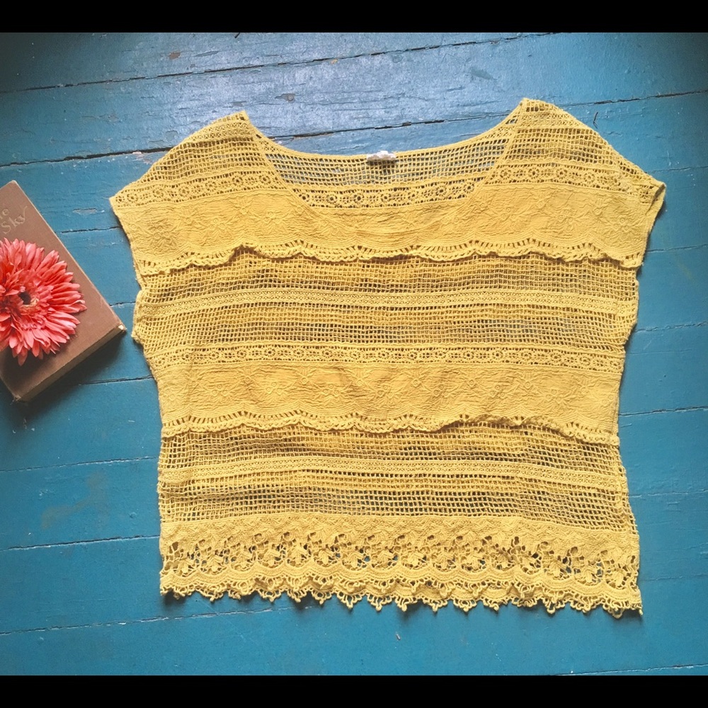 ❤️Kirra - yellow shirt