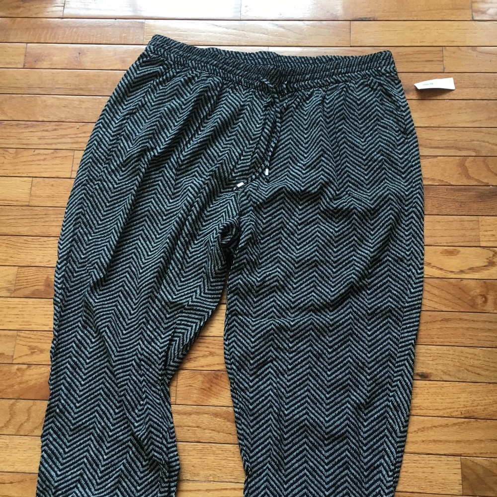 Old Navy drawstring cropped pants 2xl.