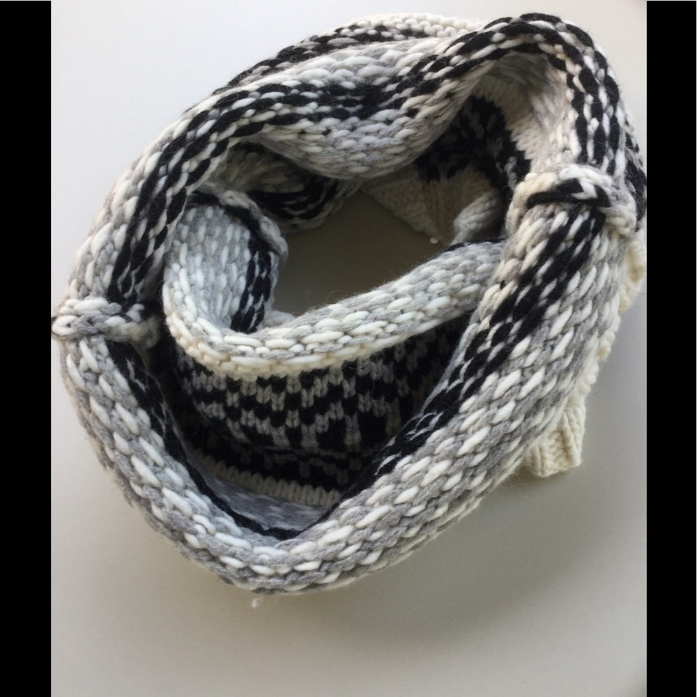 GAP cowl scarf, NWT