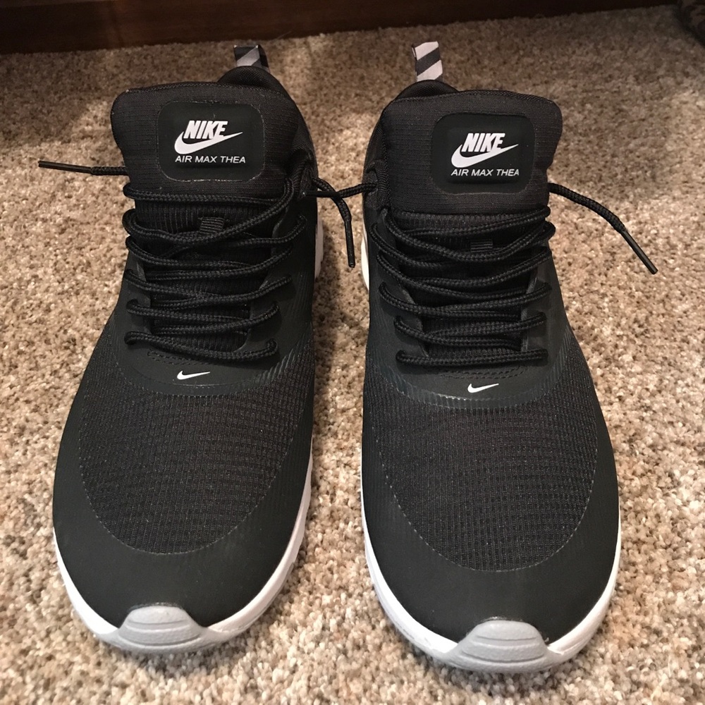Nike Thea