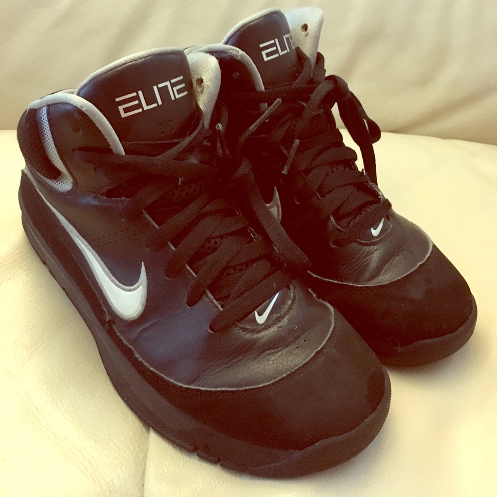 NIKE Elite Basketball Sneakers