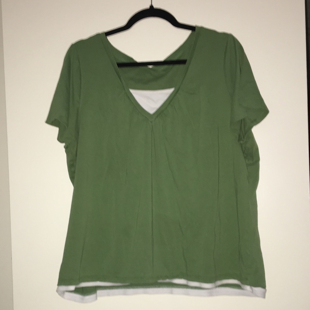 💰🌺20% End of summer reduction! Faux layered tee