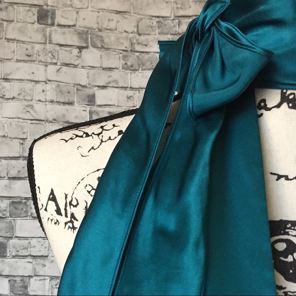 Luxe By Arden B Peacock Blue Silk Haute Blouse New - Picture 2 of 5