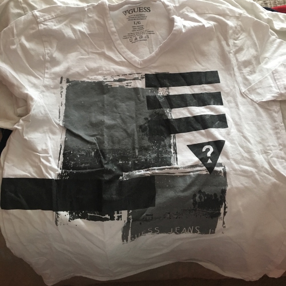 Guess Vneck