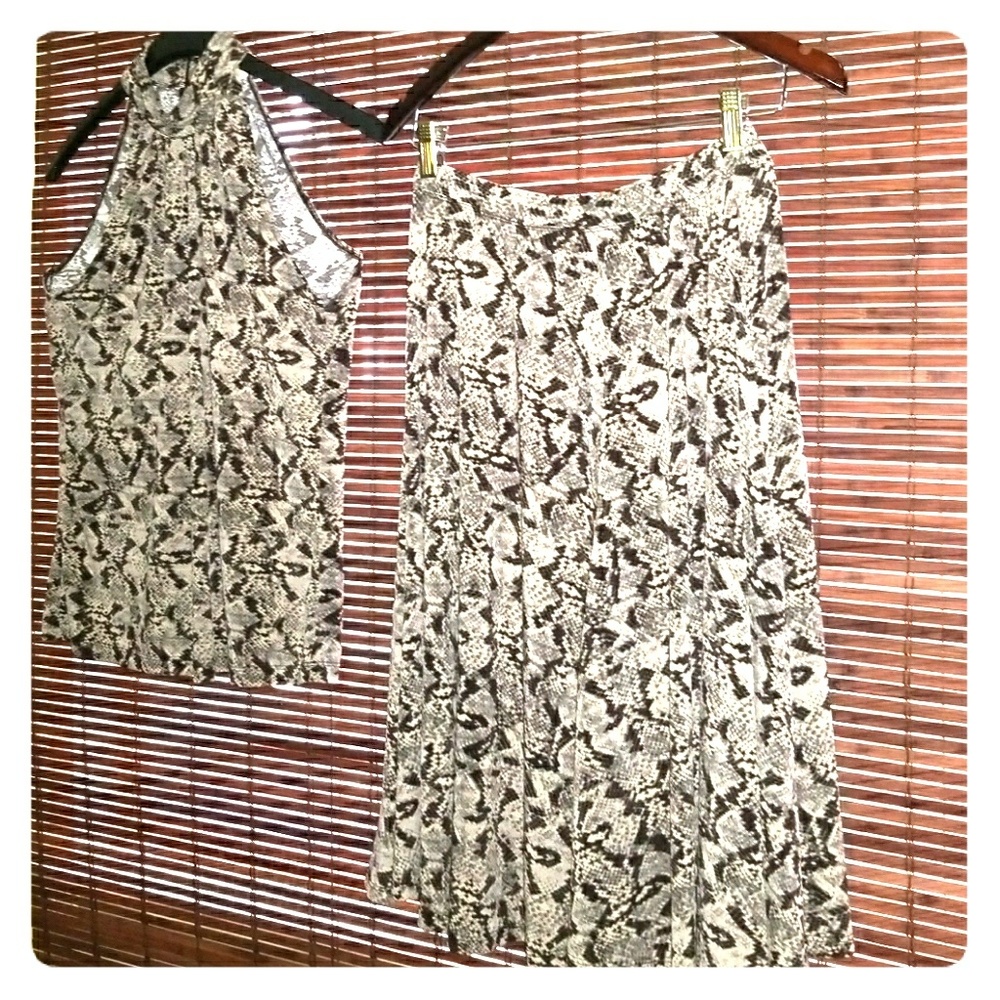 Skirt suit