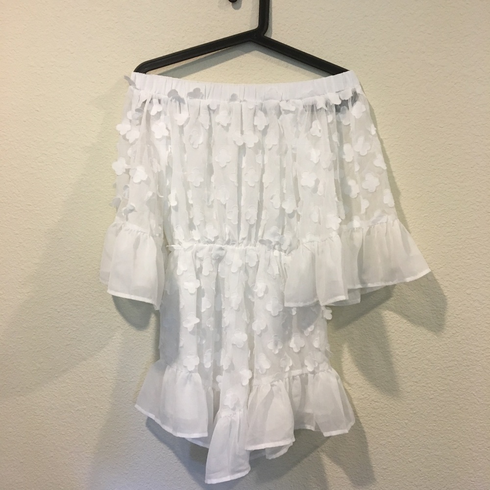 White off the shoulder ruffle dress - Picture 1 of 3