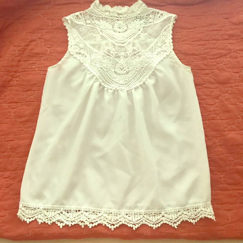 American rag white lace top. Size small. - Picture 4 of 4
