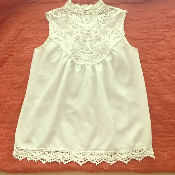 American rag white lace top. Size small. - Picture 4 of 4