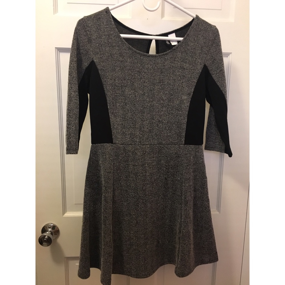 Cute skater dress from H&M 🐺