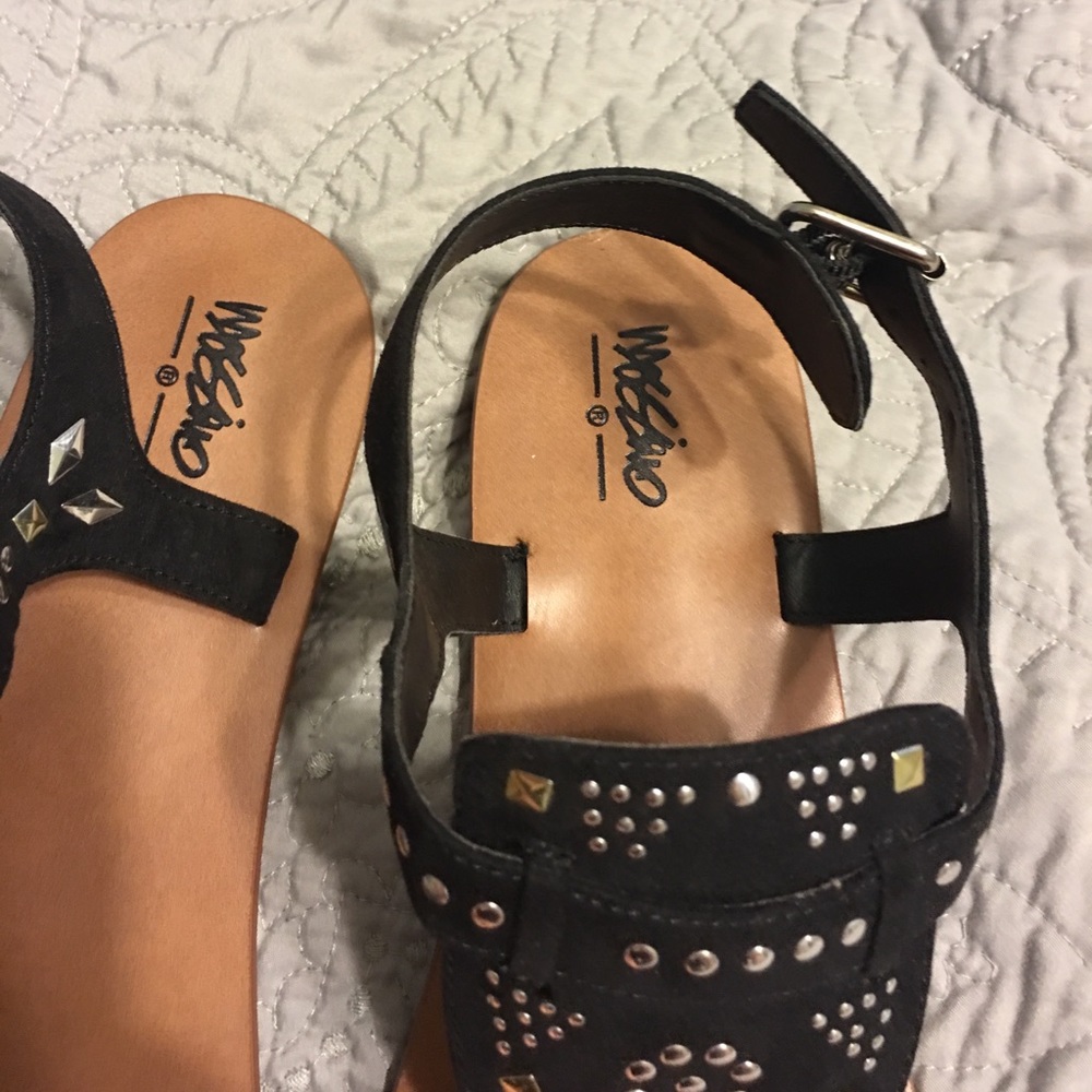 Black sandals flip flops sz 11 new - Picture 2 of 2