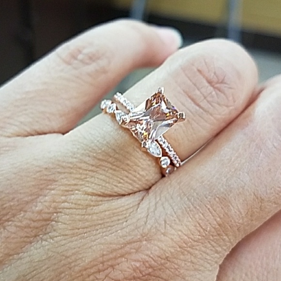 New custom made to order 14k Rose Gold Emerald cut 2pc Wedding Band - Picture 3 of 8