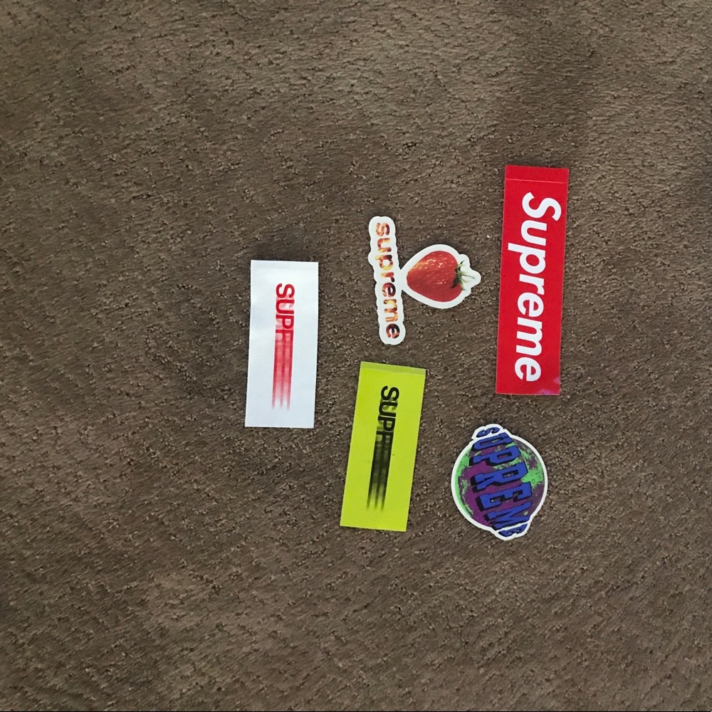 Supreme - Picture 2 of 4