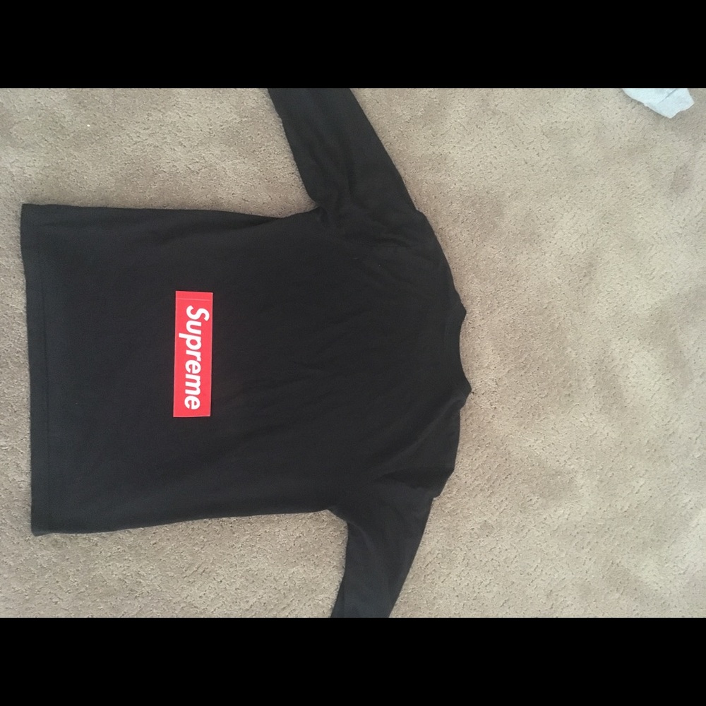 Supreme - Picture 3 of 4