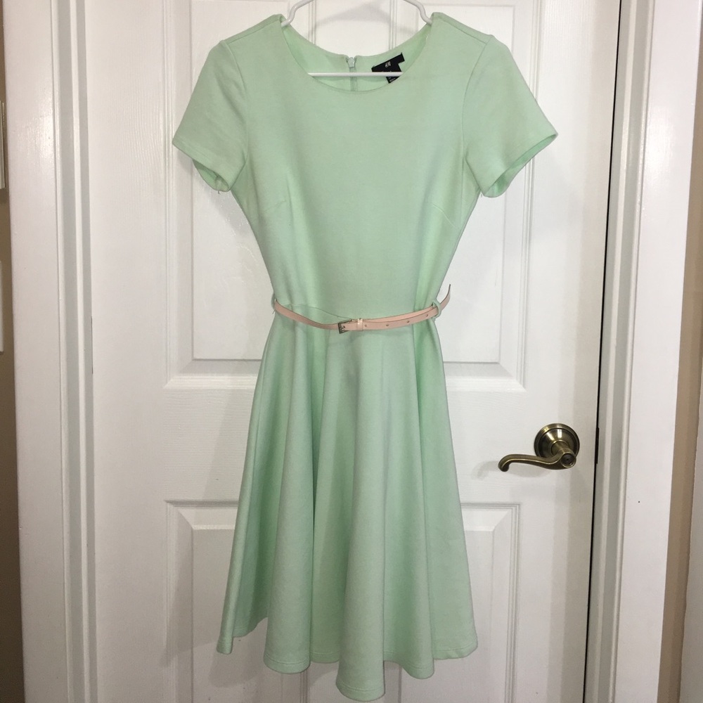 H&M lady cut dress in mint