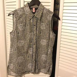 Marc by Marc Jacobs. Classic but Funky Vibe. Shirt