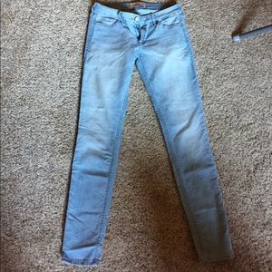 Hollister super skinny jeans. 👖. 7R  w/28 L/31
