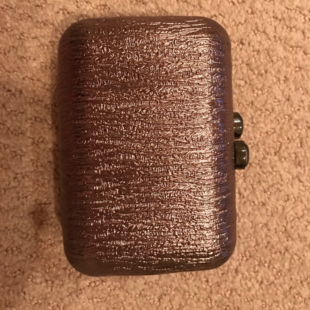 Metallic clutch