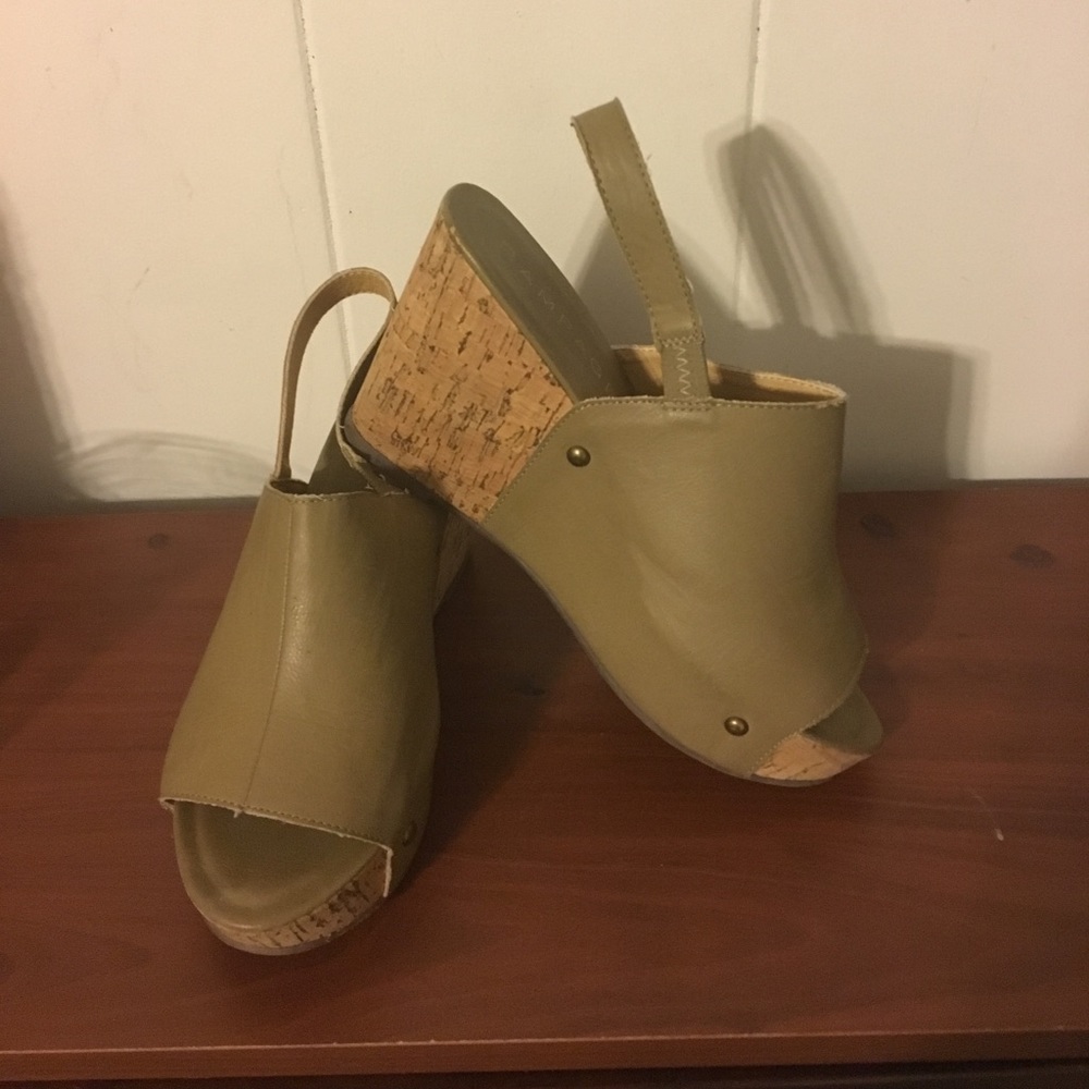 Tan wedges
