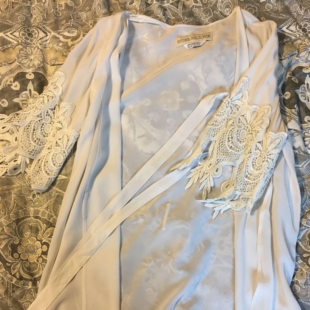 Stone Cold Fox, Fox Robe