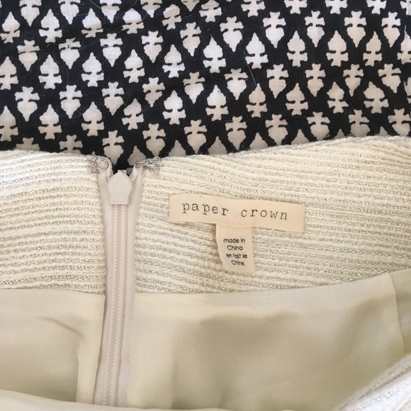 Worn once - Anthro Paper Crown - Picture 2 of 6