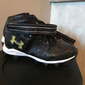 Under Armor youth size 2 football cleats