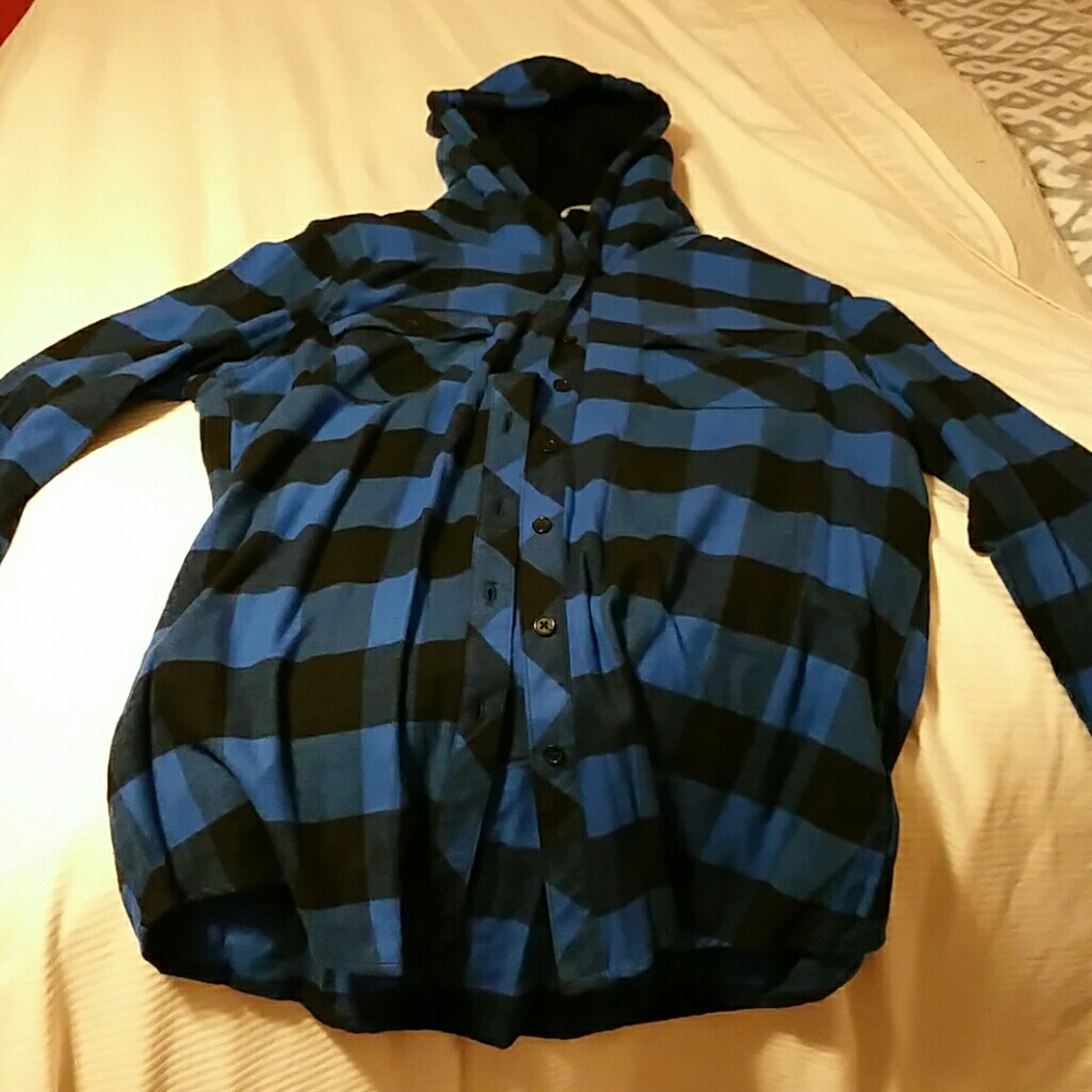 Blue/black sweatshirt Adam Levine