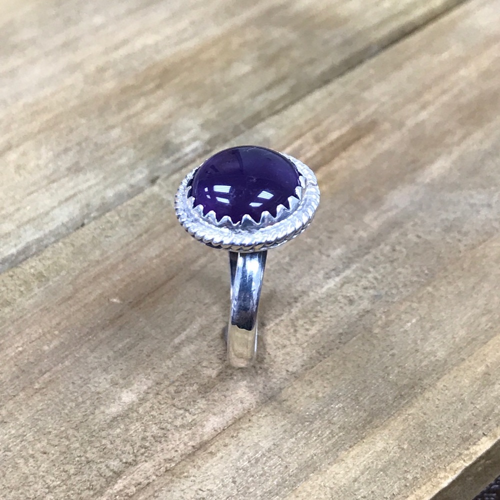 Ring - Picture 5 of 8