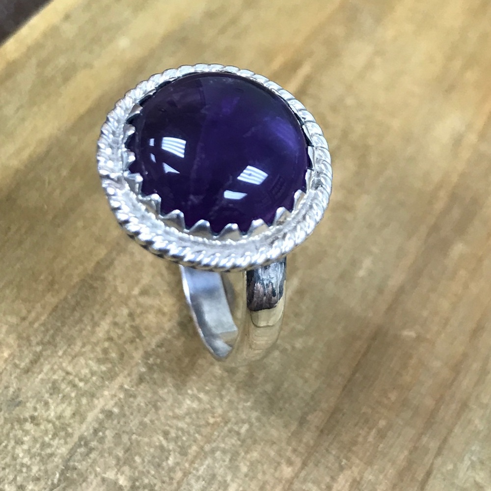 Ring - Picture 6 of 8