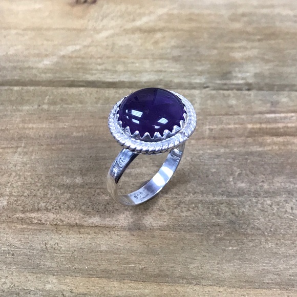 Ring - Picture 4 of 8