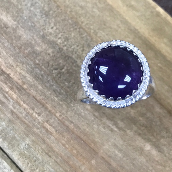 Ring - Picture 7 of 8