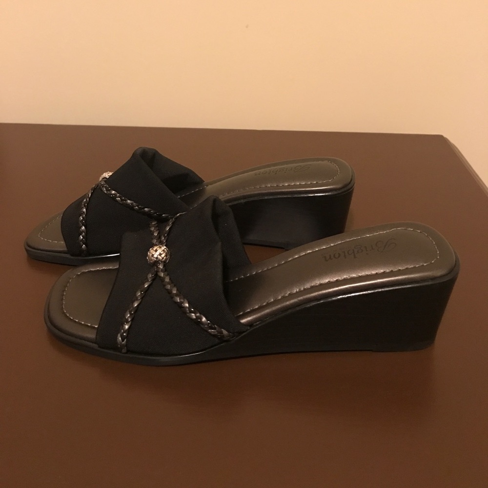 Brighton black dressy heel!