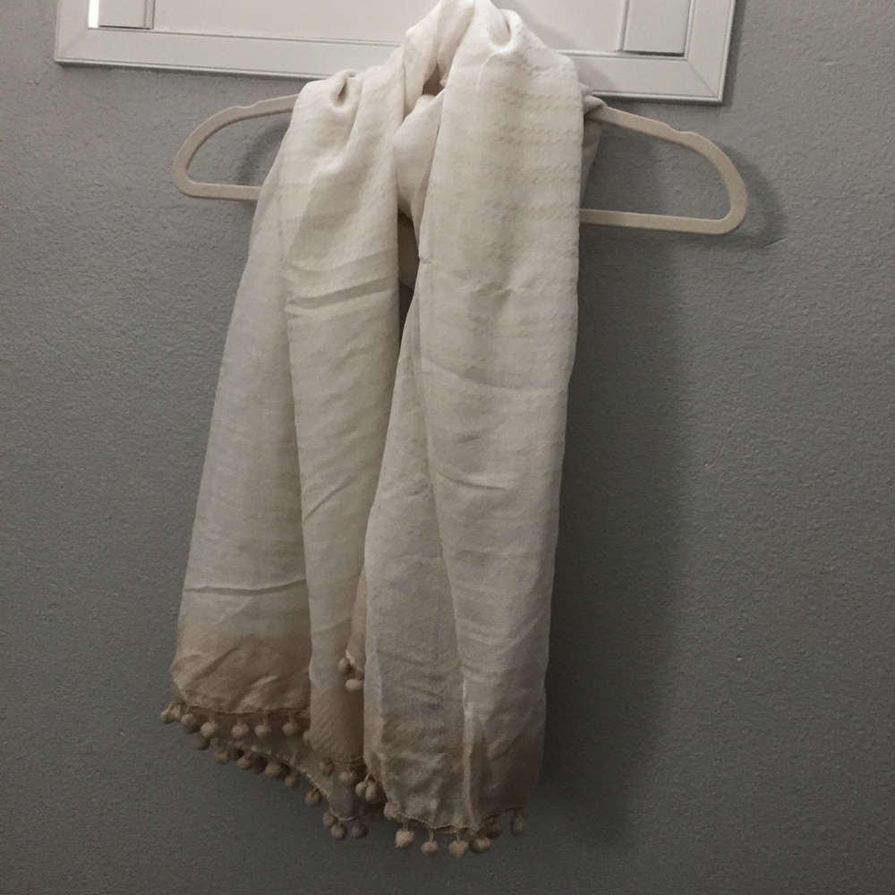 NWOT Ann Taylor Off white Variegated Pom Pom Scarf