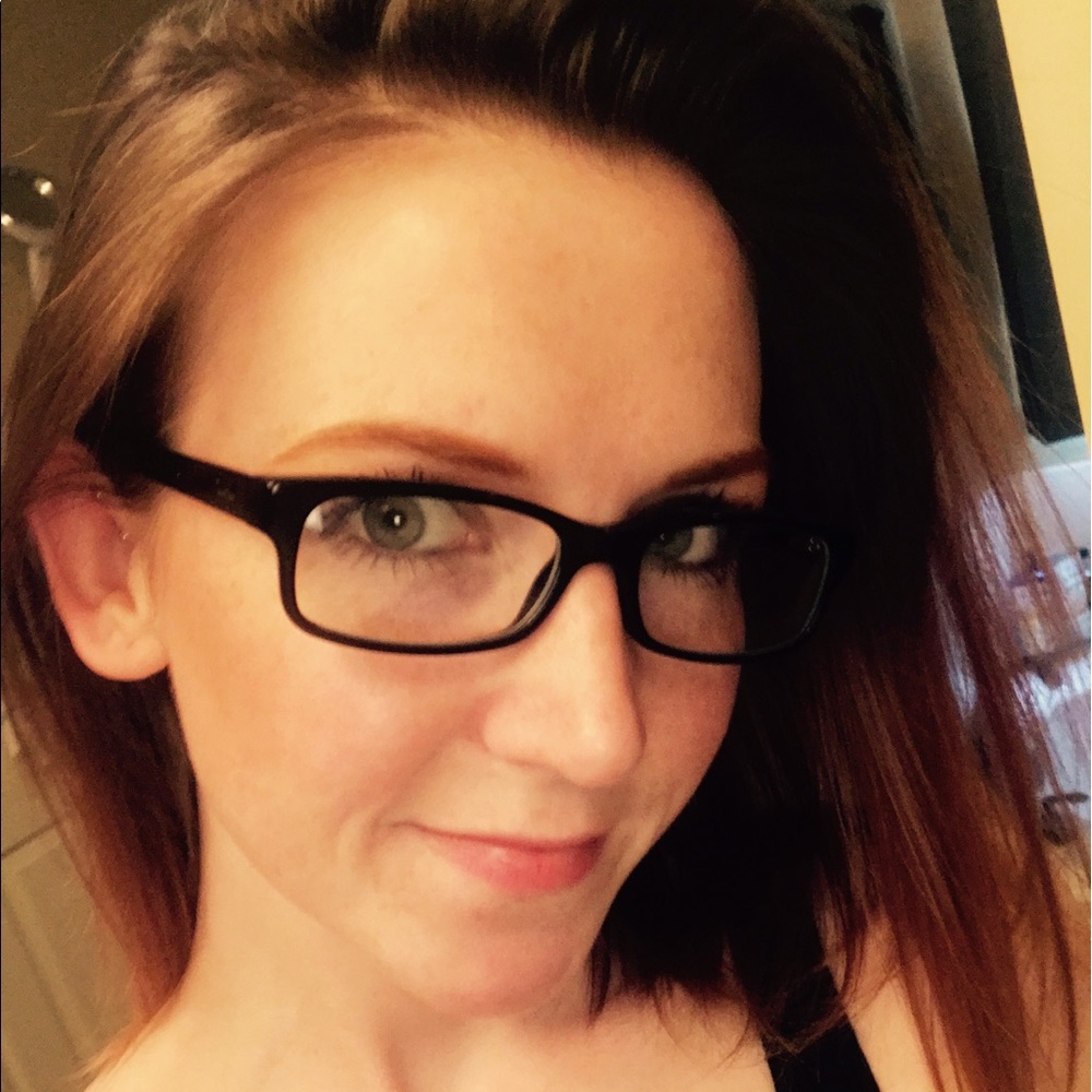 Meet your Posher, Holly