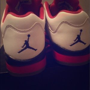 Jordan fire red 5 lows size 8