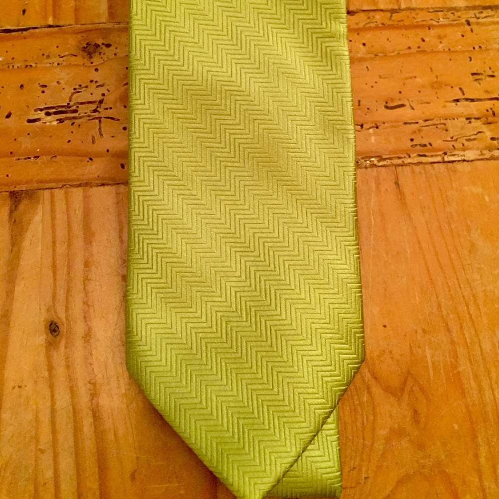 💙HOST PICK💙Tie Bar-Exclusive Gorgeous Color
