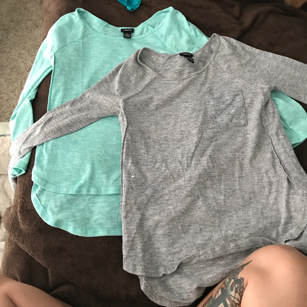 Quart sleeve shirts. Very comfy casual tops