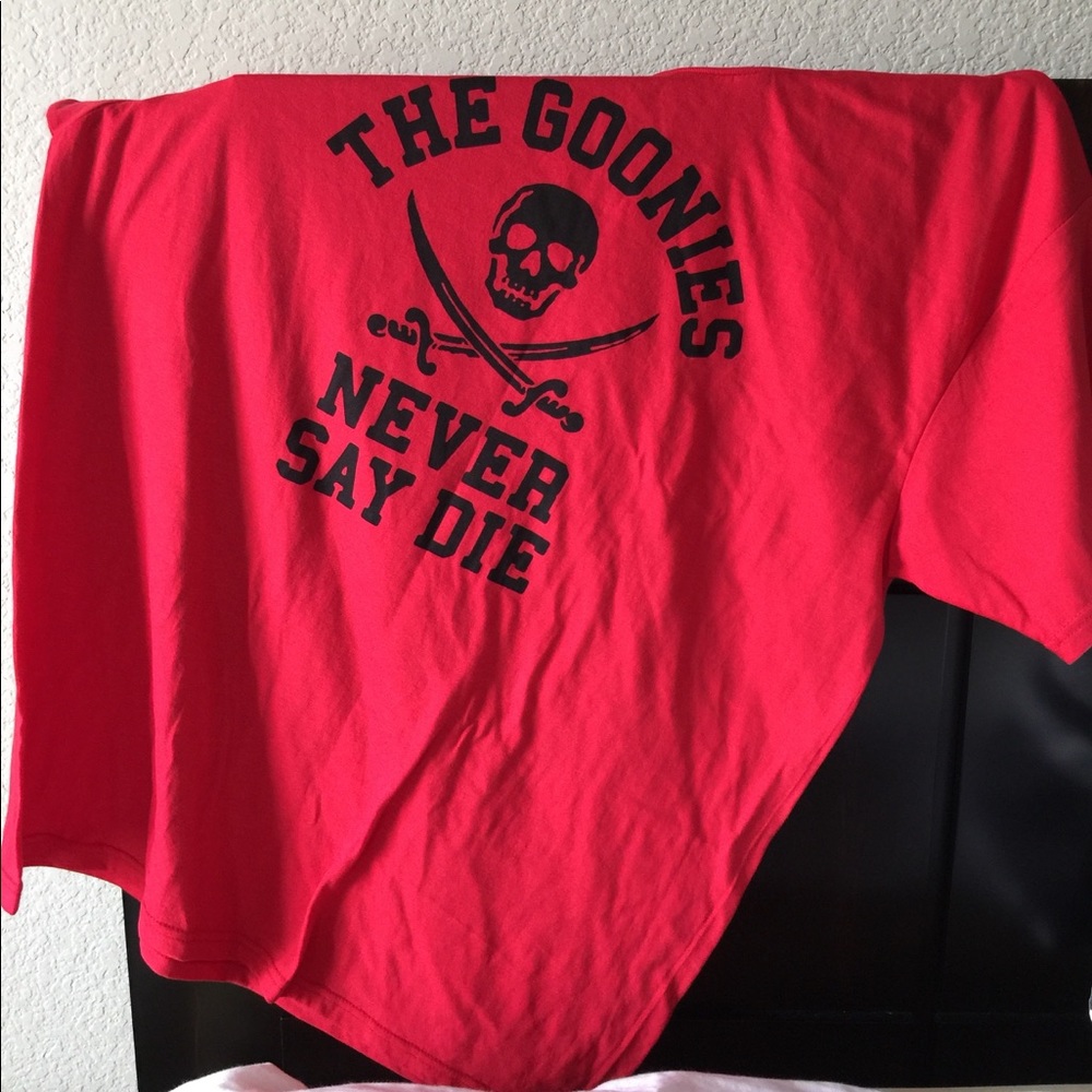 Men's XL Loot Crate Goonies shirt