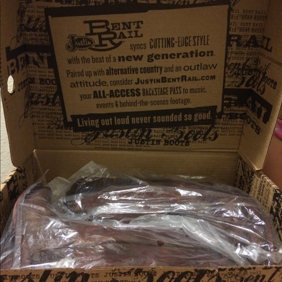 New. Justin Women's BRL124 Cognac Ponteggio Boot - Picture 7 of 8