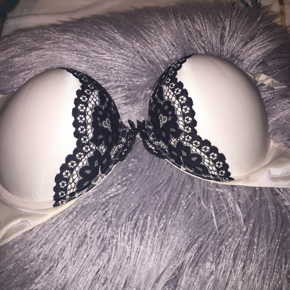 Bombshell VS Victoria Secret 36D lace bra
