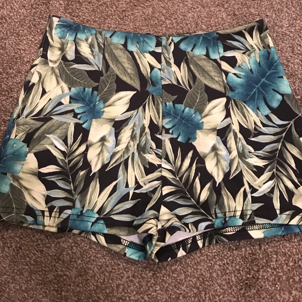 Forever 21 multi print shorts xs