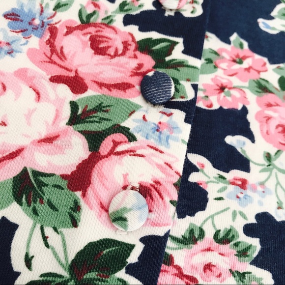 **CLOSET CLOSING 8/28** NWOT Floral Crop Top - Picture 2 of 3