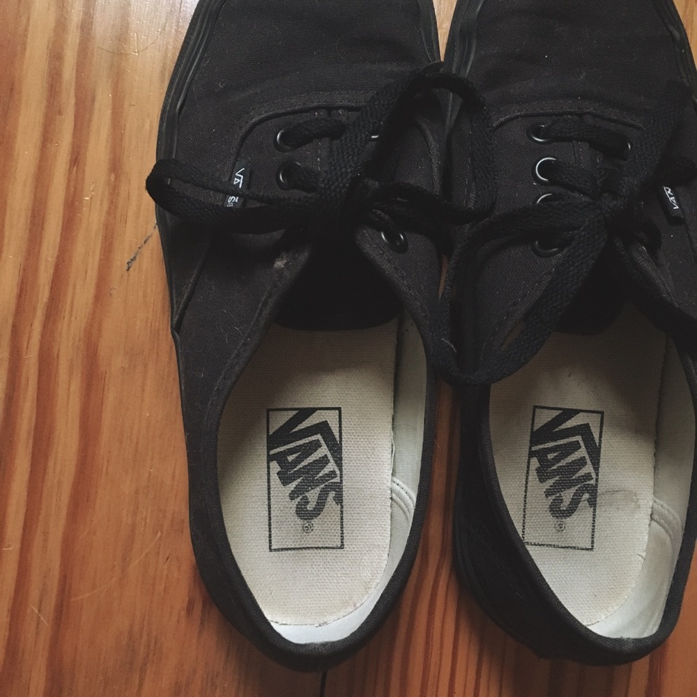 Black Vans 🖤🌚