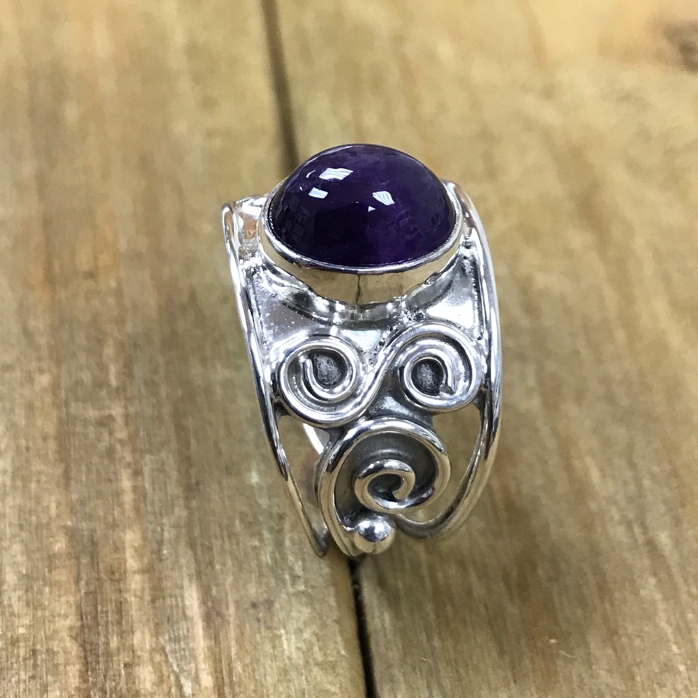 Ring - Picture 2 of 8