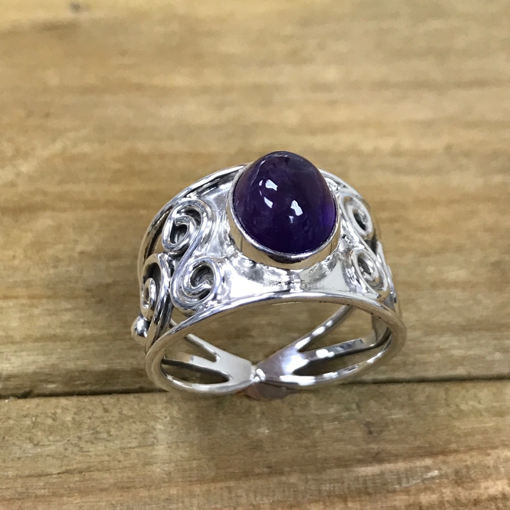 Ring - Picture 3 of 8