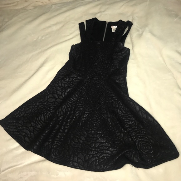 Formal Dress - Picture 1 of 1