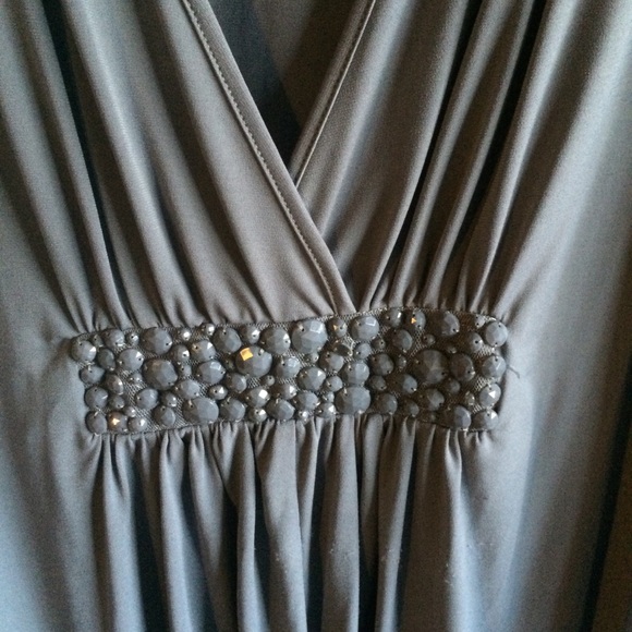 Gray top - Picture 2 of 3