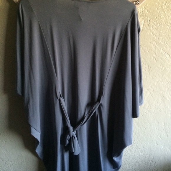 Gray top - Picture 3 of 3