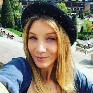 Meet your Posher, Daniela